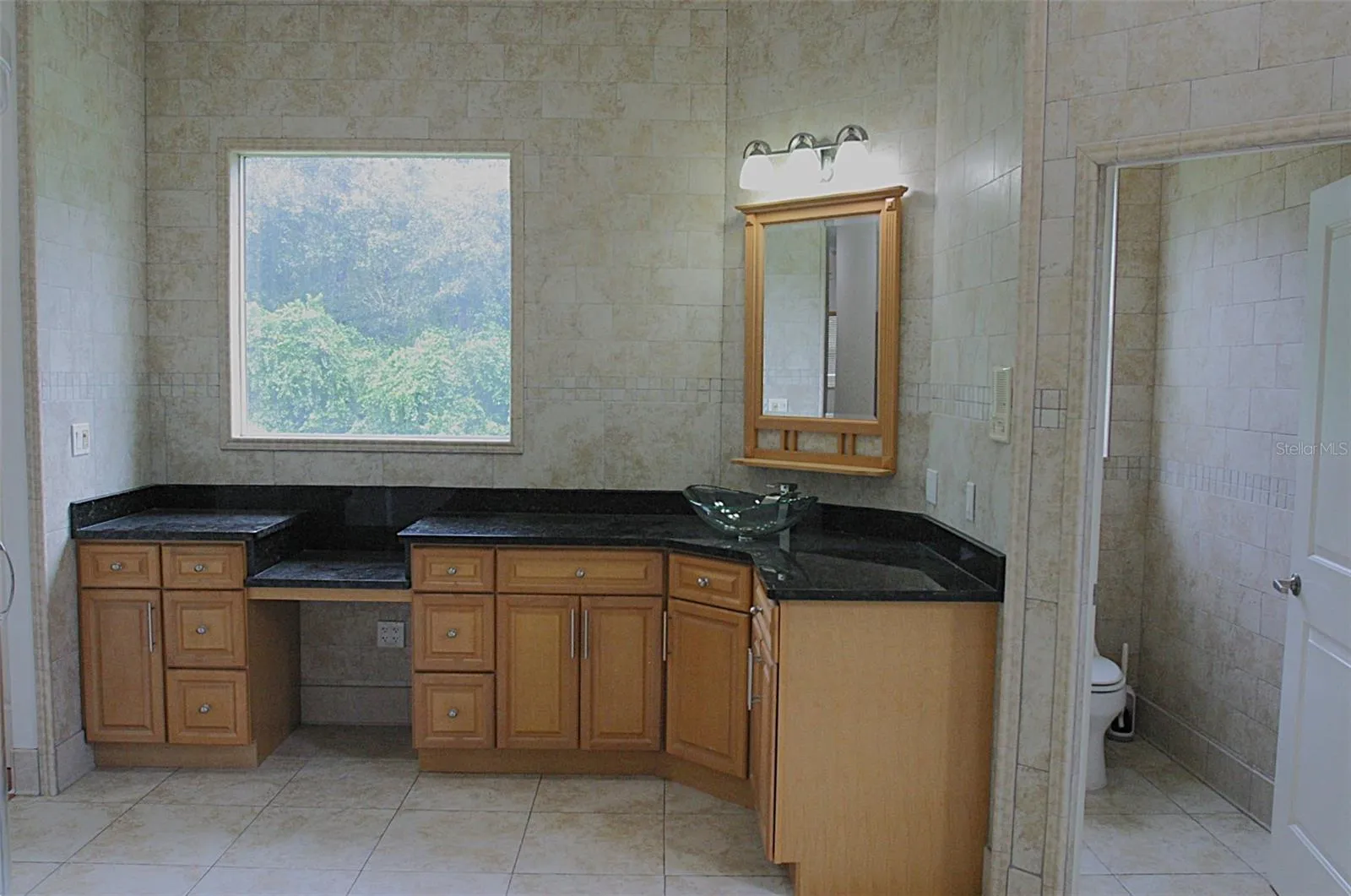 Master Bathroom "HERS" 16' 5" x 14" and makeup vanity granite countertop