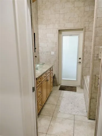 Bathroom 3 Pool Bath 8' x 8'3"