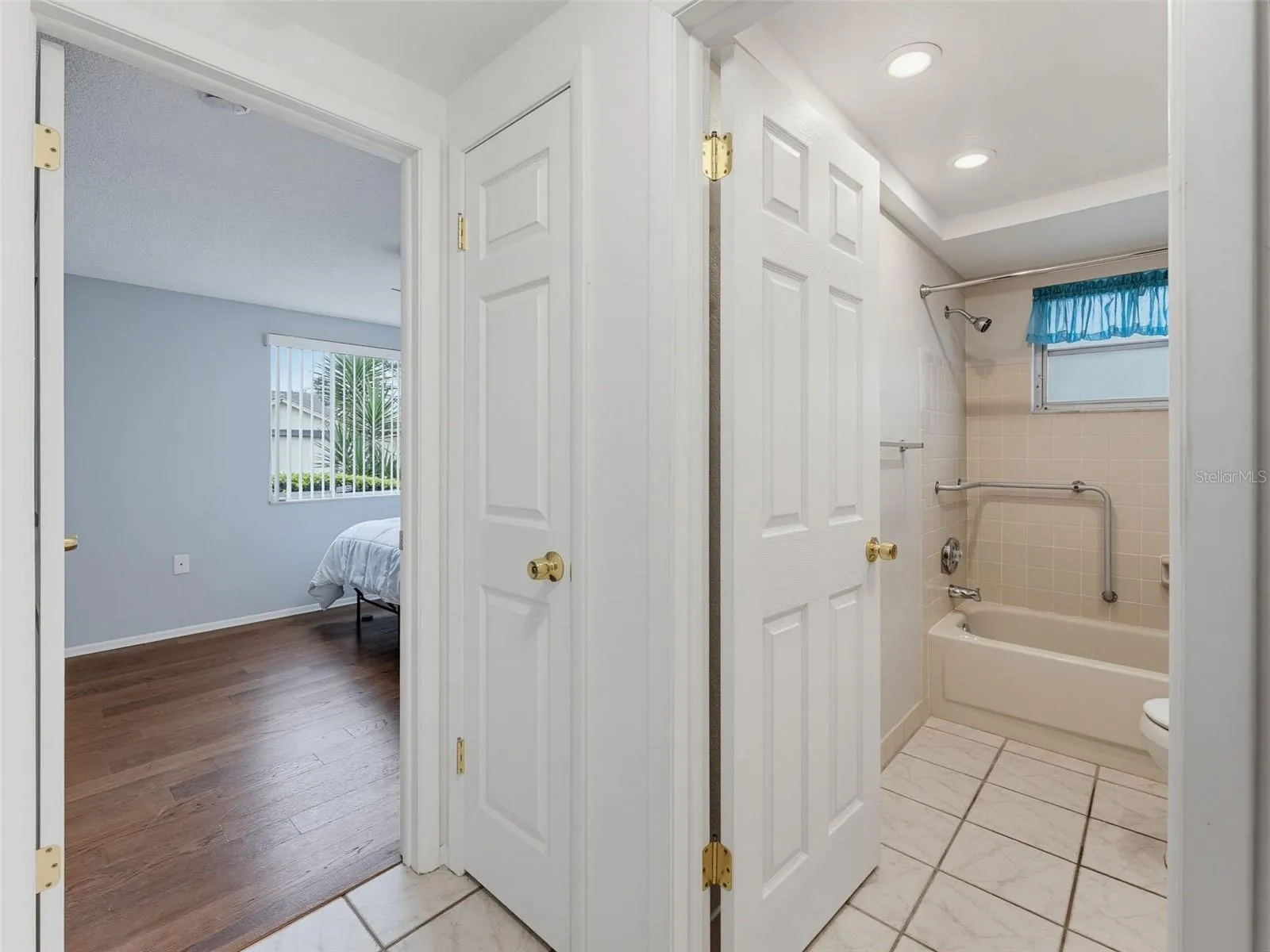 2nd BATHROOM