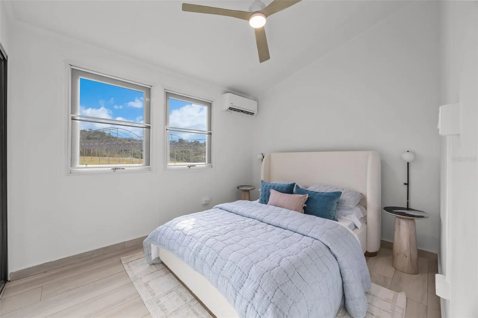 Spacious Second Guest Room with a Queen Bed - Cayey