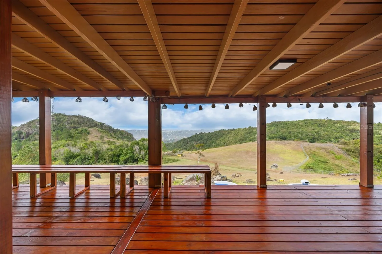 Panoramic Mountain Views from the Covered Deck - Cayey