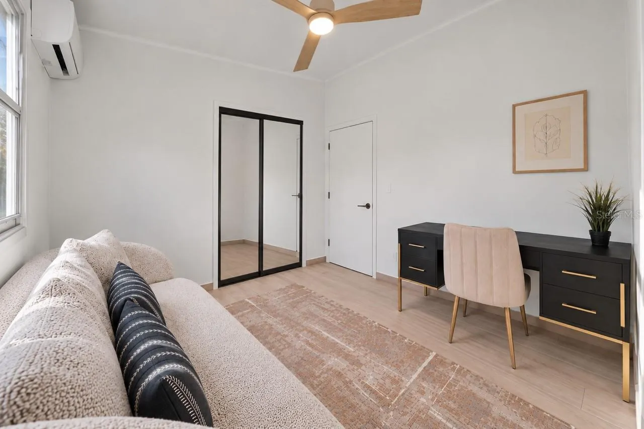 Spacious First Guest Room with Dedicated Office Space - Cayey