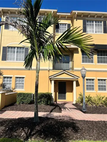 512 Jasmine way Townhome, 4 bedroom 3 bathroom 2 car garage for rent. Available now