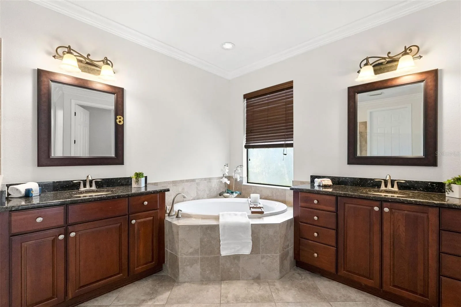 Primary En-Suite-Dual Sink Vanities