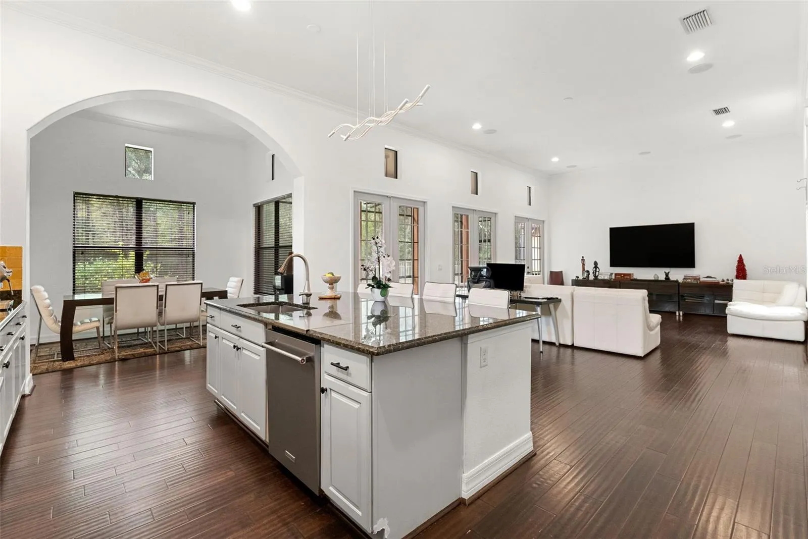 Kitchen-Granite Counter Tops