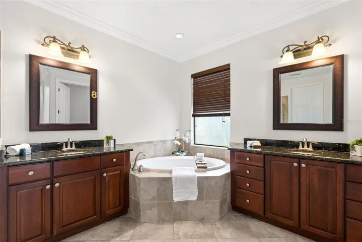 Primary En-Suite-Dual Sink Vanities