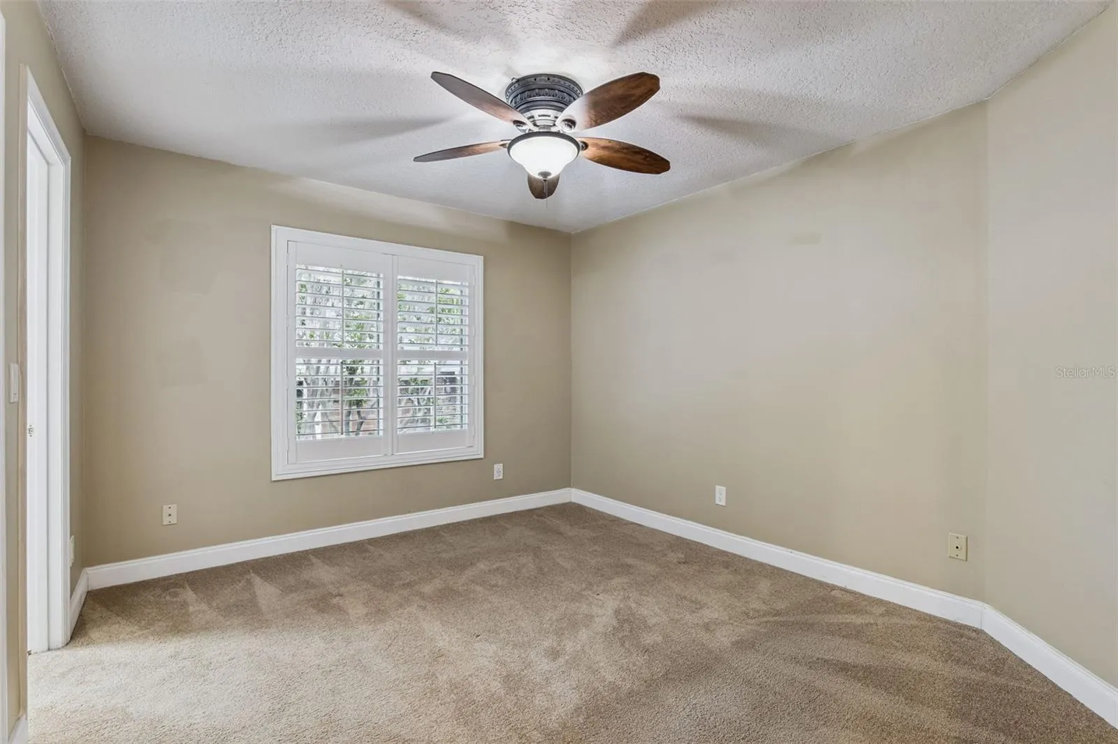 Jack and Jill bedroom