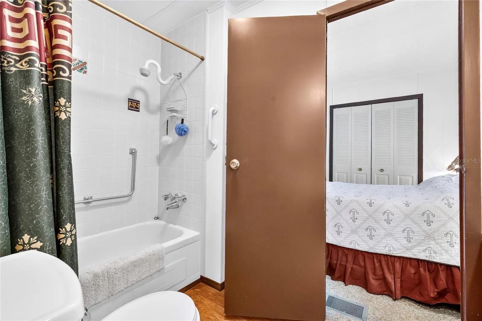 Full bathrooms
