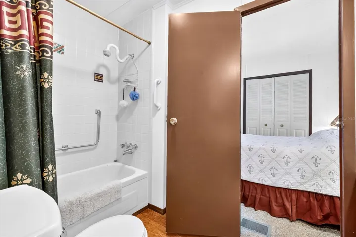 Full bathrooms