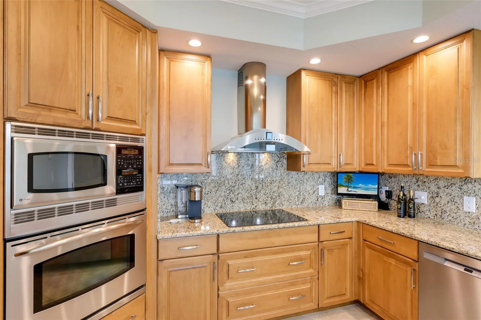 Upgraded Built-in Kitchen