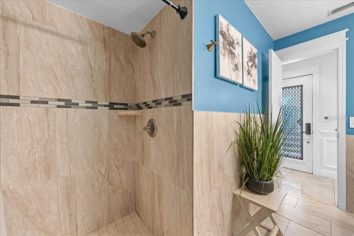 1st Floor Bath