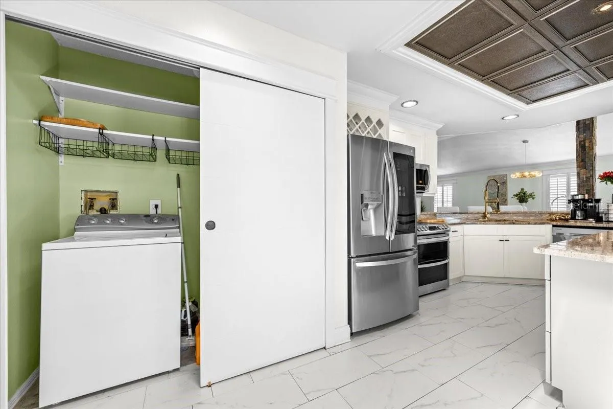 Kitchen w/Laundry