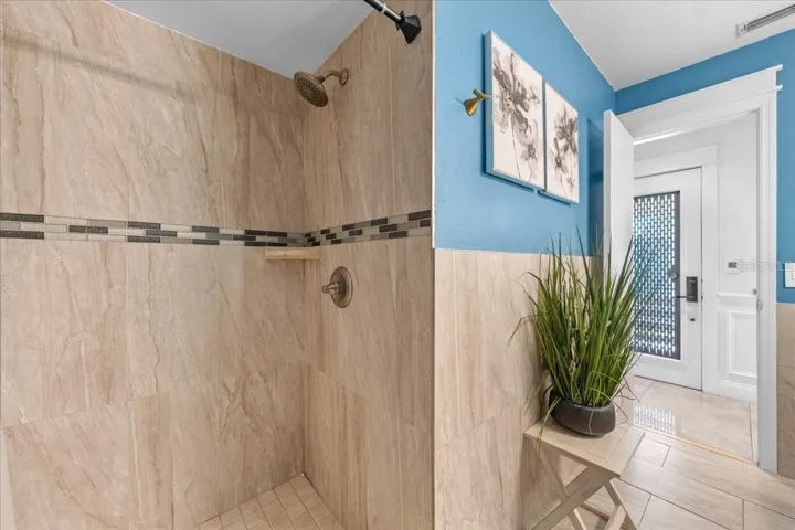 1st Floor Bath