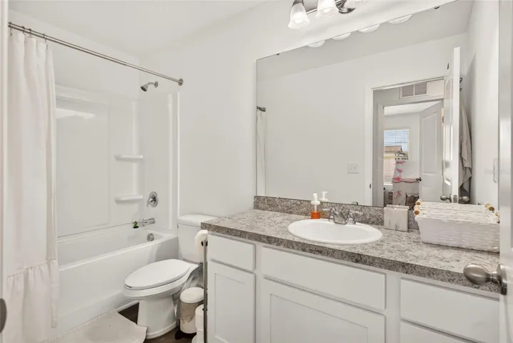 Secondary Full Bathroom