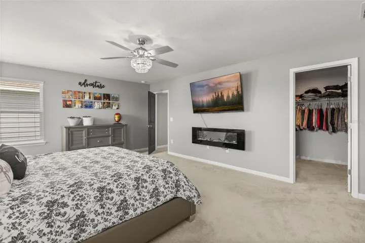 Owner's suite (note 1 0f 2 walk-in closets)