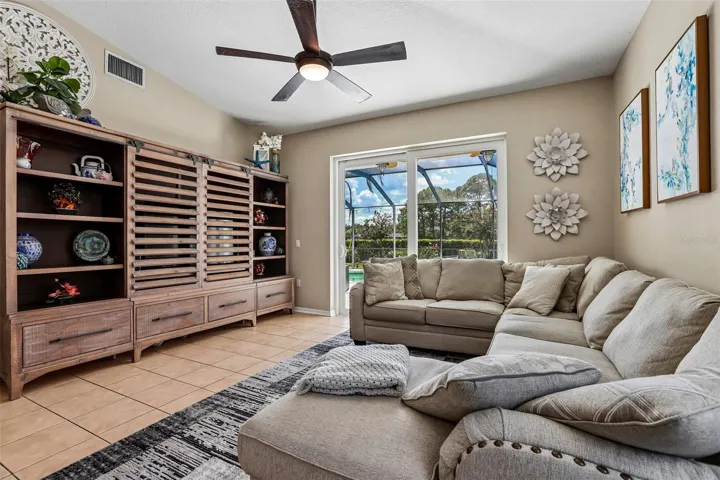 Family Room (entertainment center conveys)