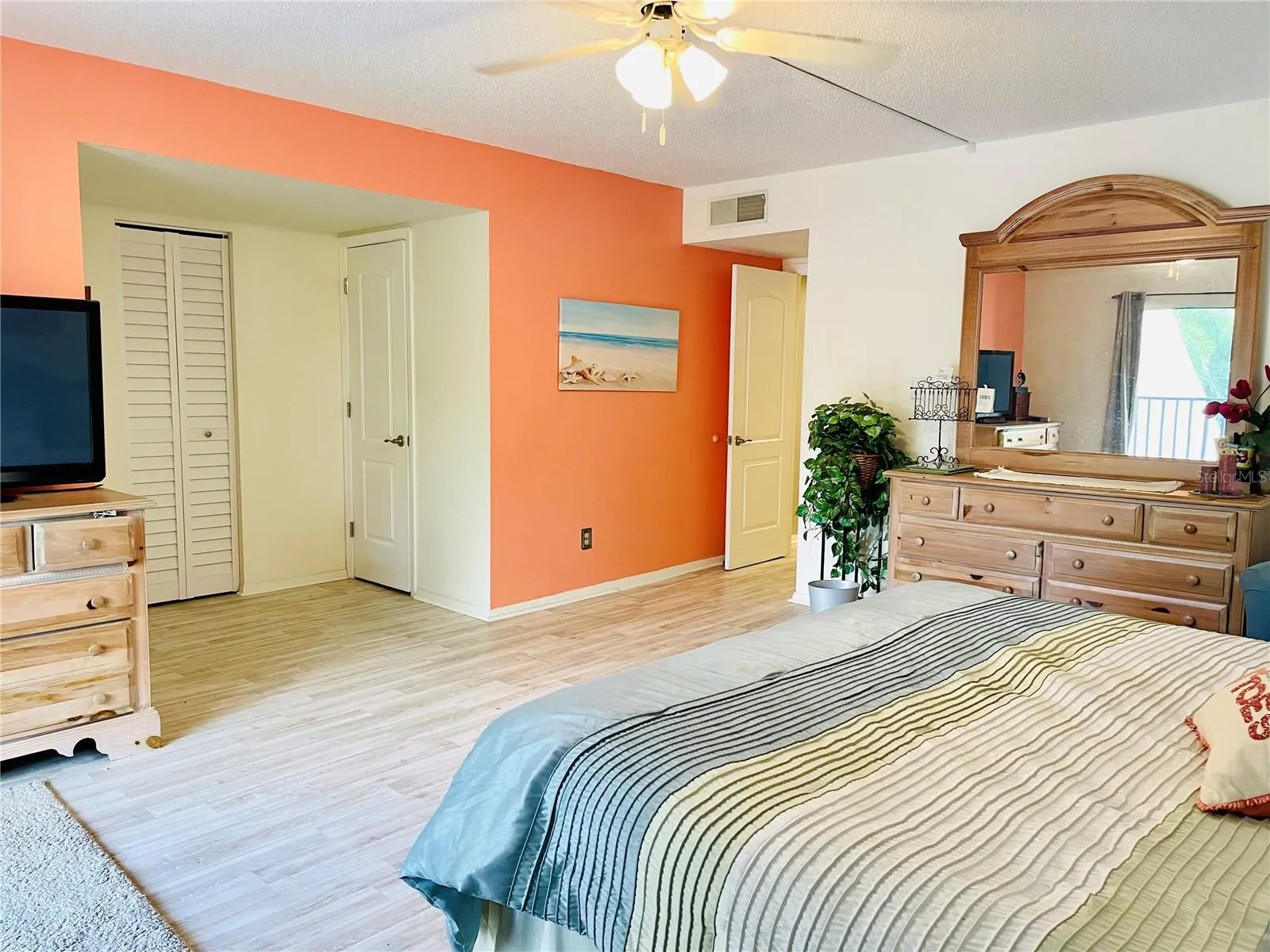 Walk in closets and ensuite