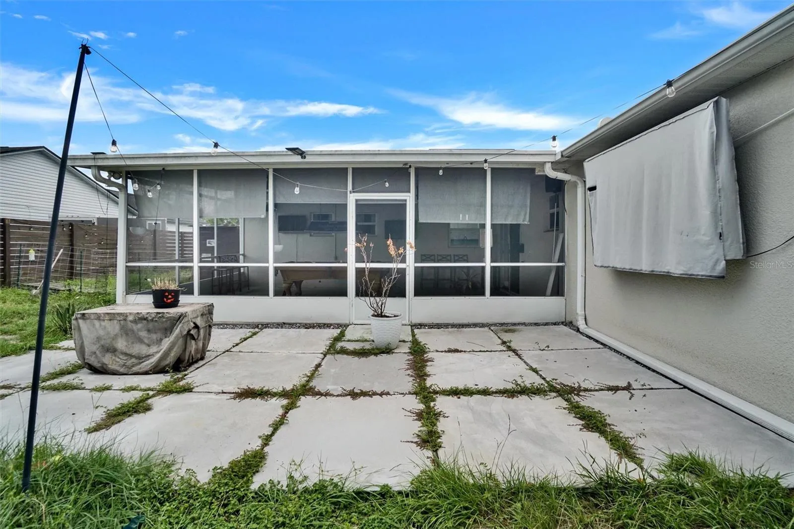 OPEN CEMENT PATIO