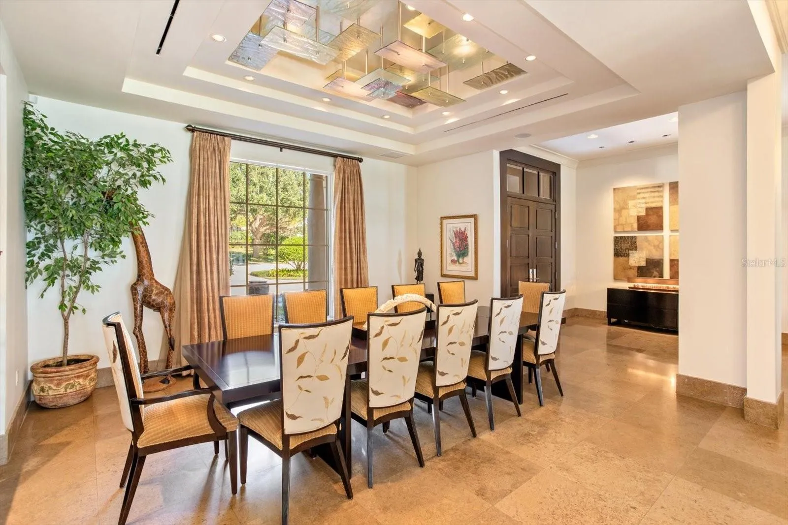 Formal dinning room