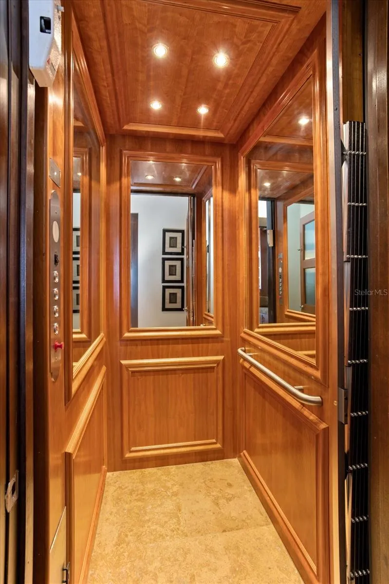 3 floor elevator