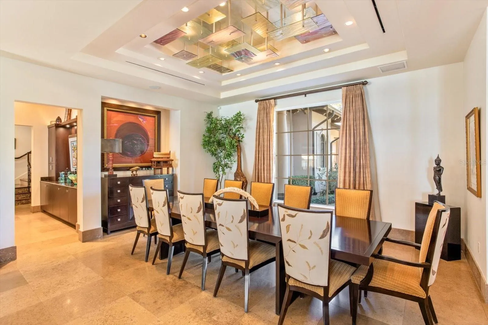 Formal dinning room