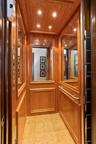 3 floor elevator