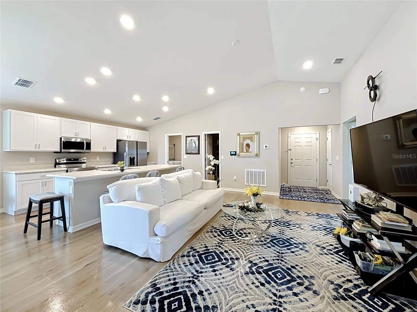 living room, kitchen