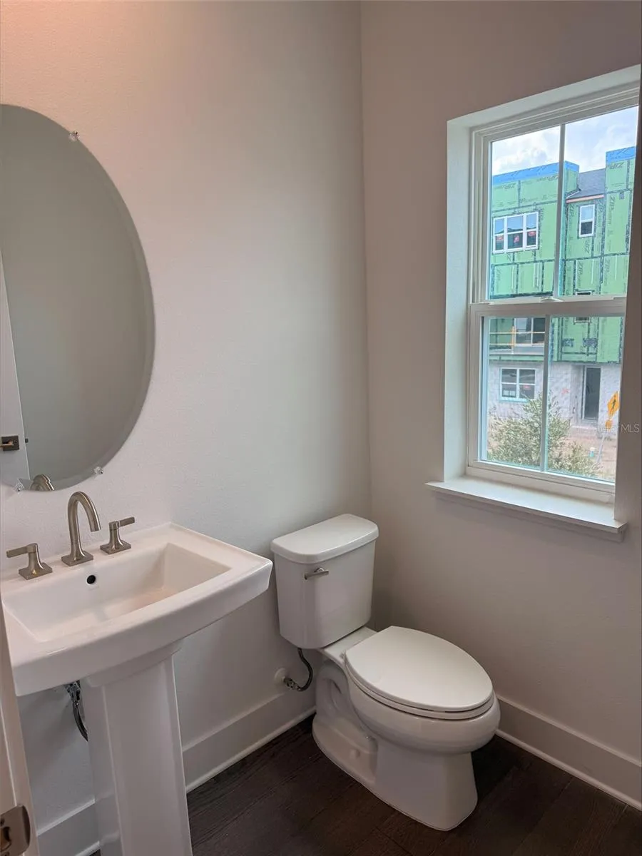 Powder bath on second level