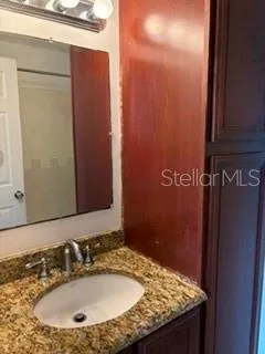 Bathroom dual sinks