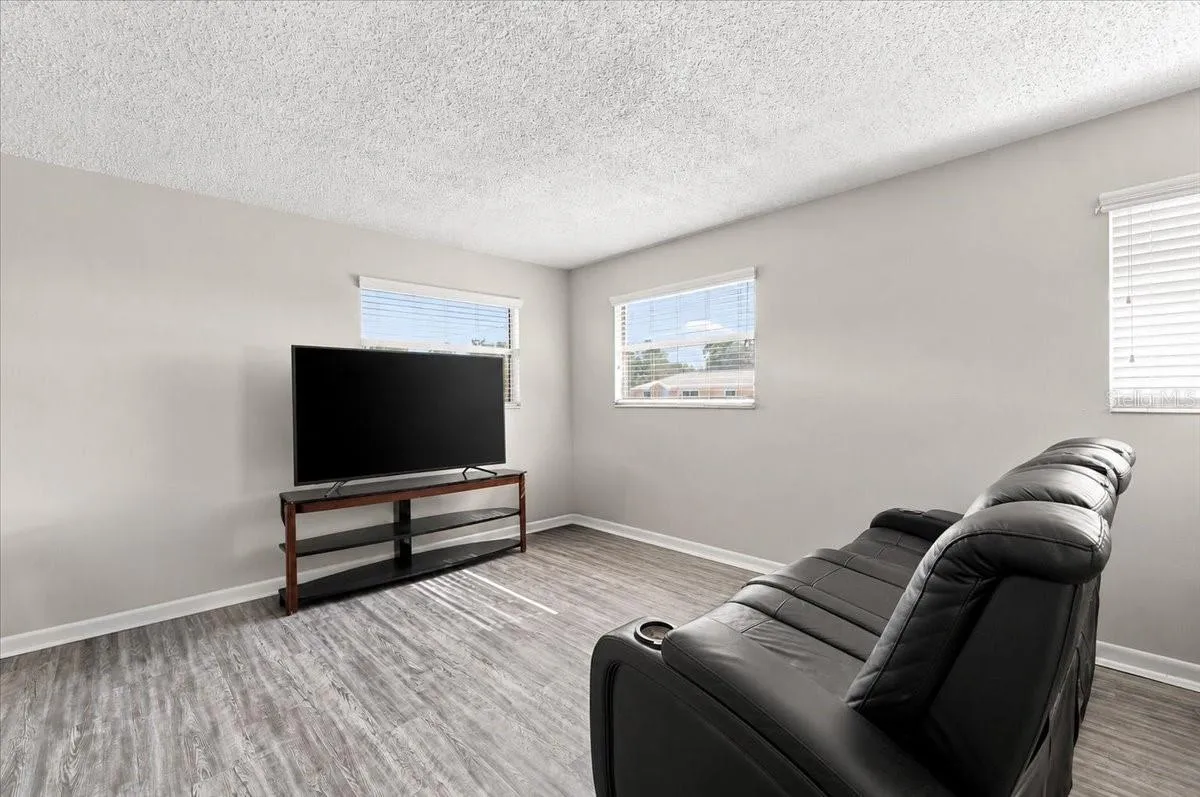 unit 915 living room