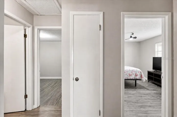 unit 915 hallway to bedrooms