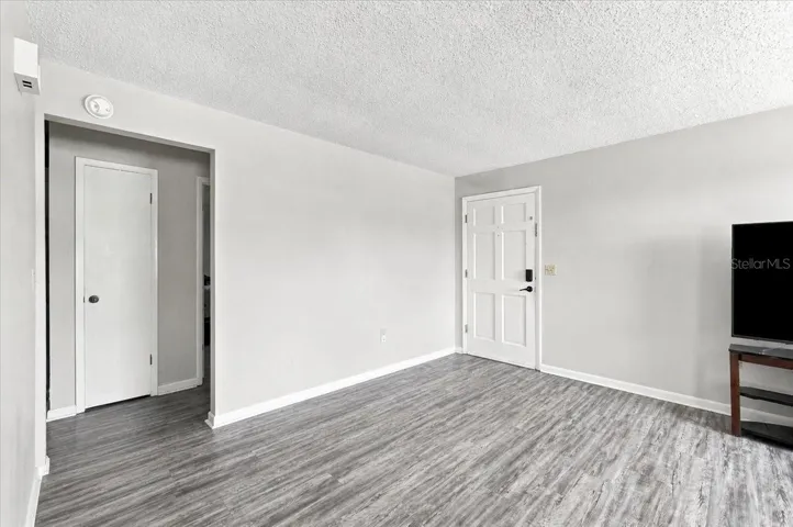 unit 915 living room