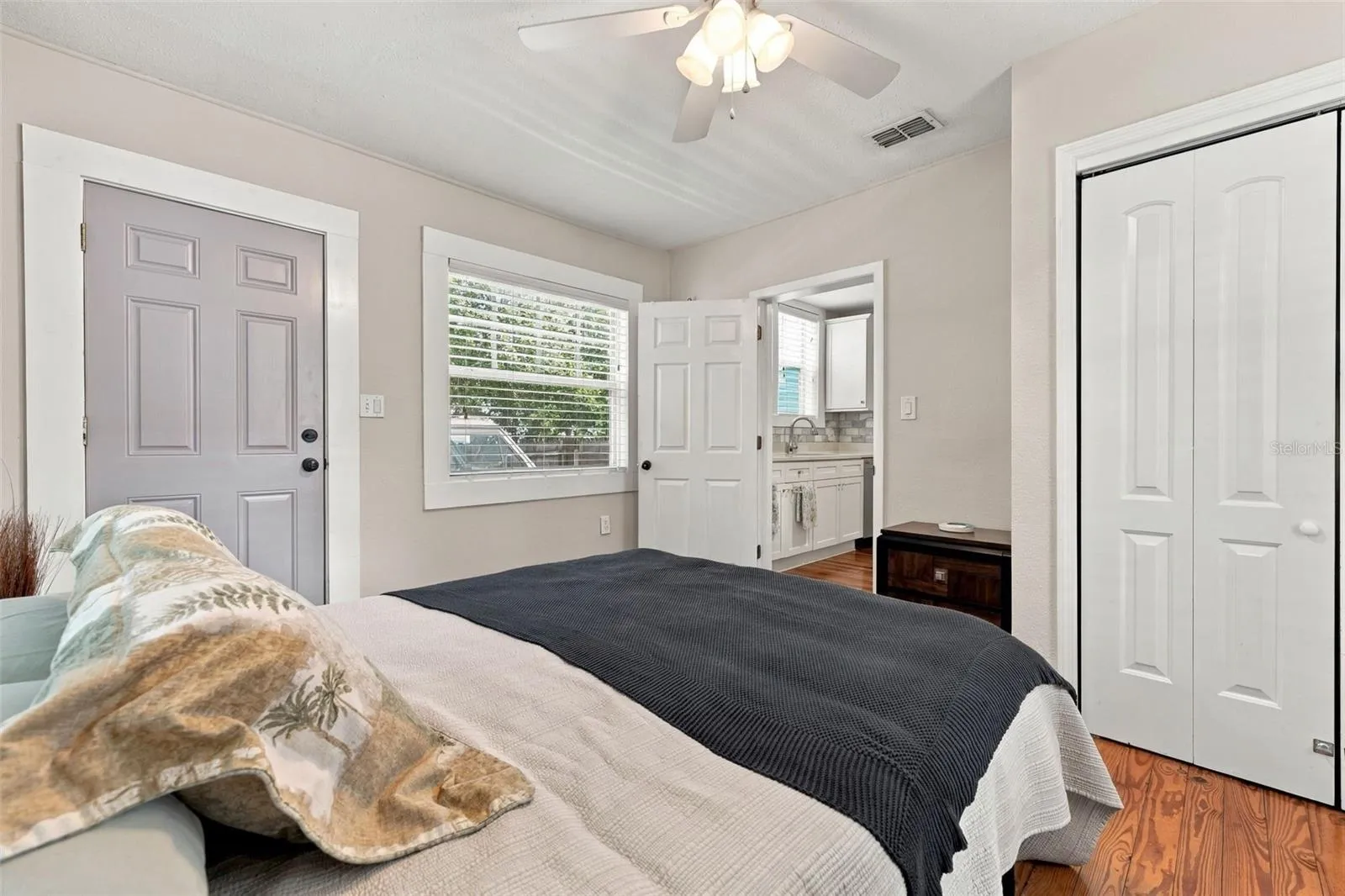 Back bedroom