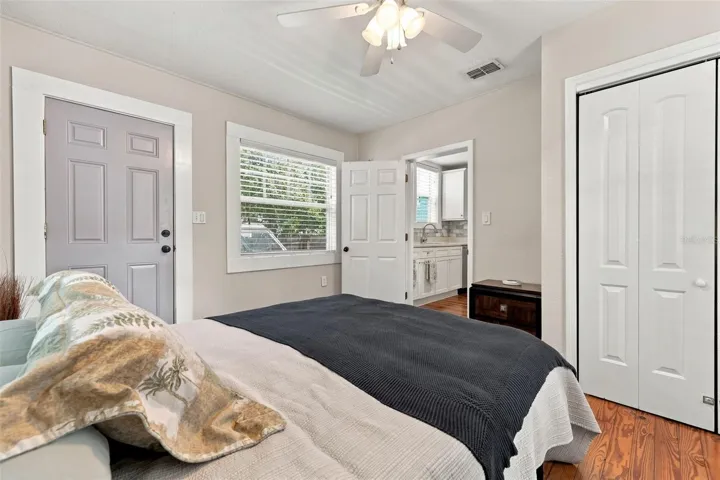 Back bedroom