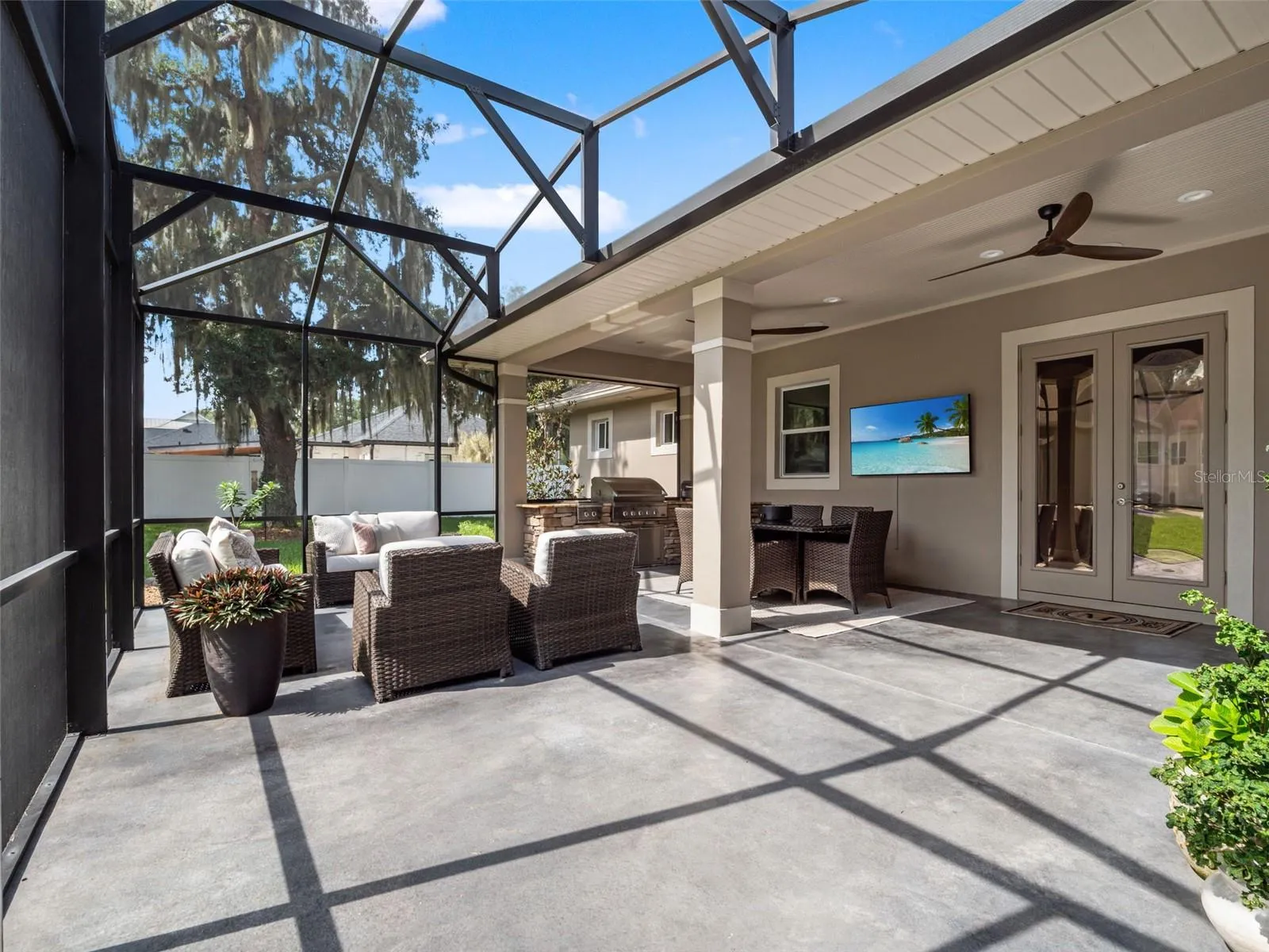 Outdoor entertaining area