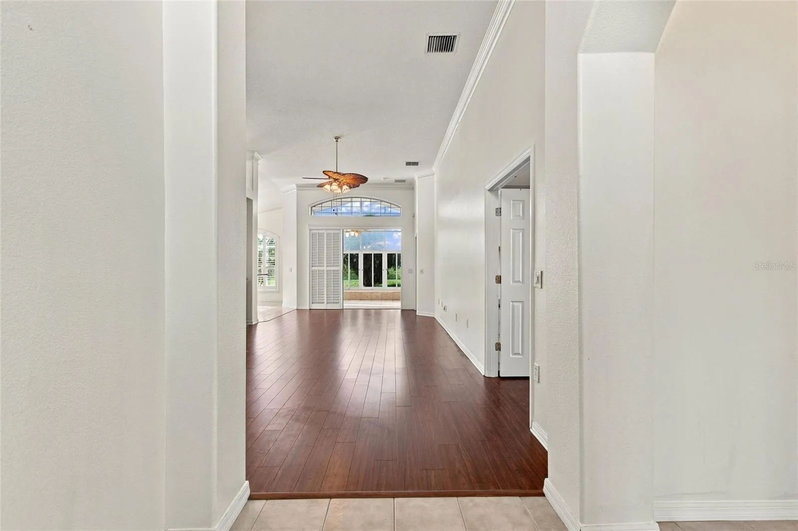 Engineered hardwood floor
