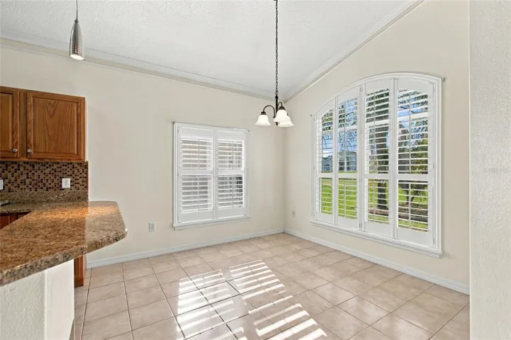 Kitchen dining area