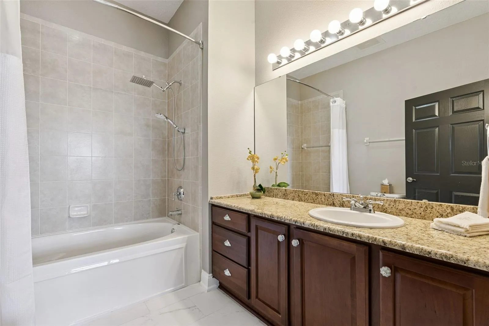 3rd bedroom bath.
