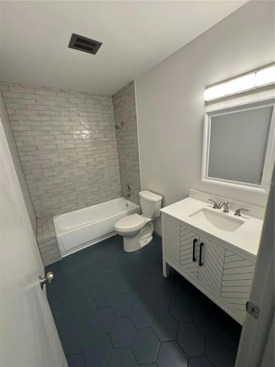 SECONDARY BATHROOM
