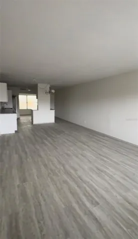 LIVING/DINING AREA
