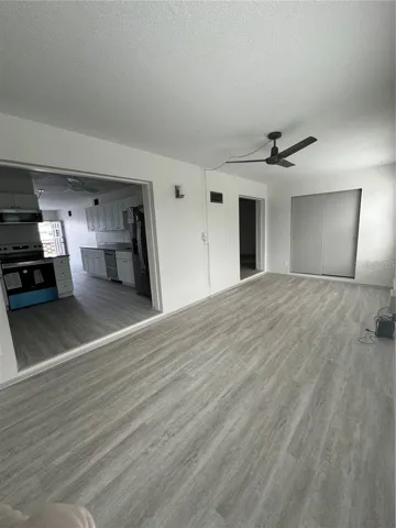 BONUS ROOM-RIGHT SIDE VIEW