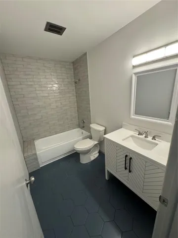 SECONDARY BATHROOM