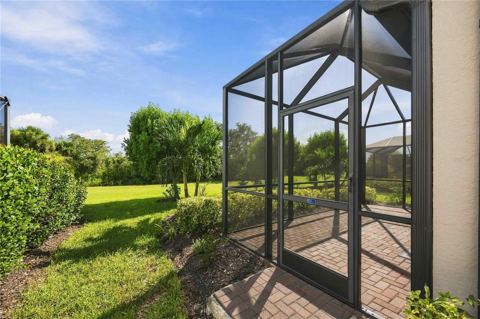 Heavy grid screen on the lanai