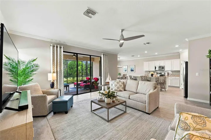 With more than 1900 sq ft - there is plenty of room to entertain