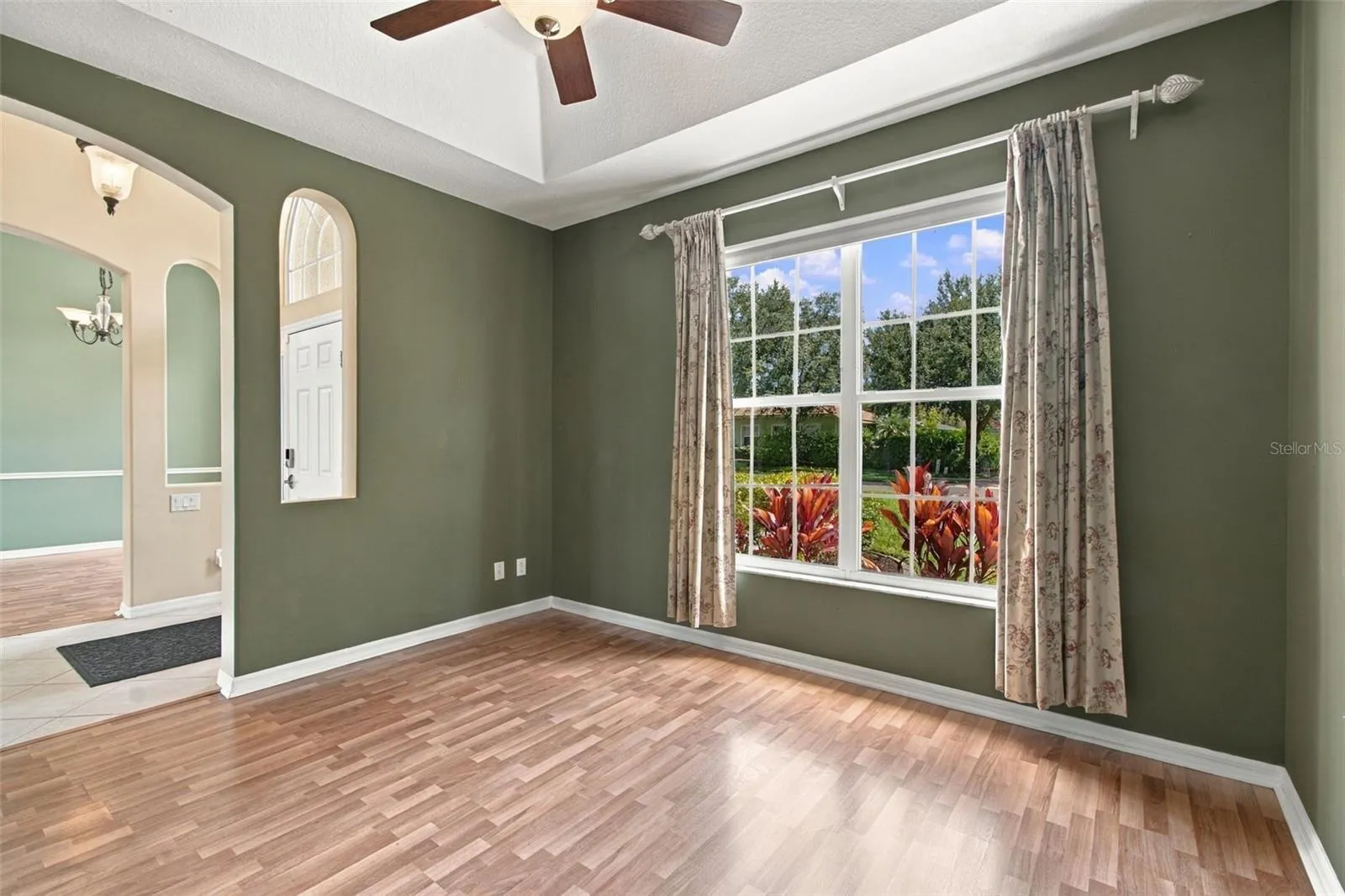 Den/office/bonus room