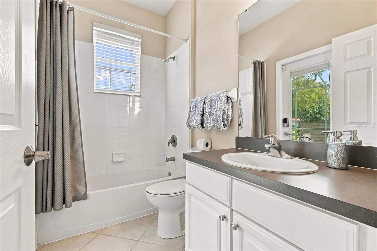 Hall bath/pool bath