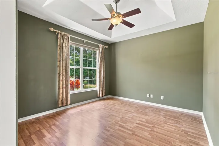 Den/office/bonus room