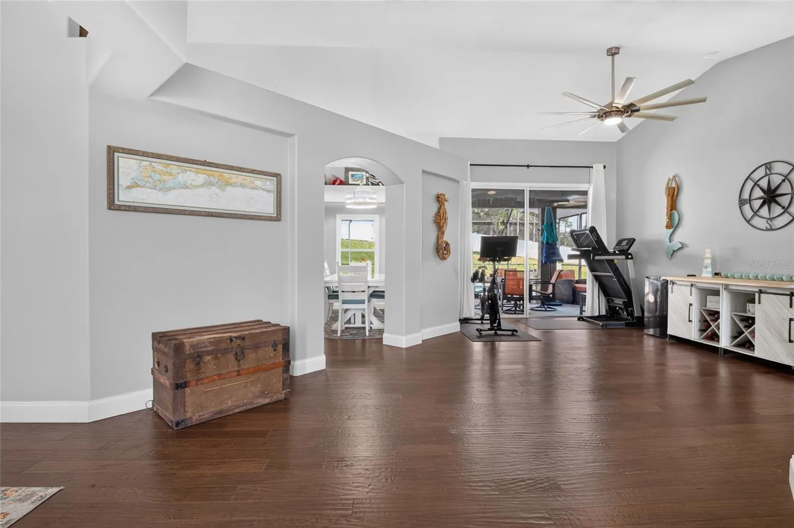 Living Room (with sliding door to lanai)