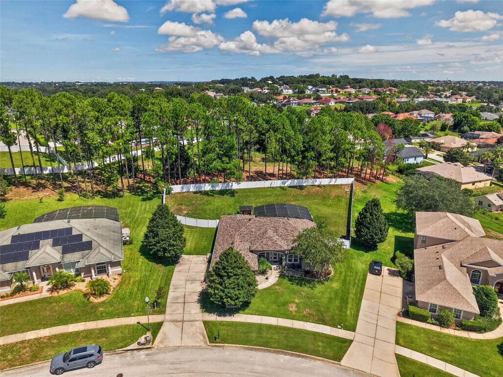 Tranquility, beauty, and spacious indoor and outdoor living!