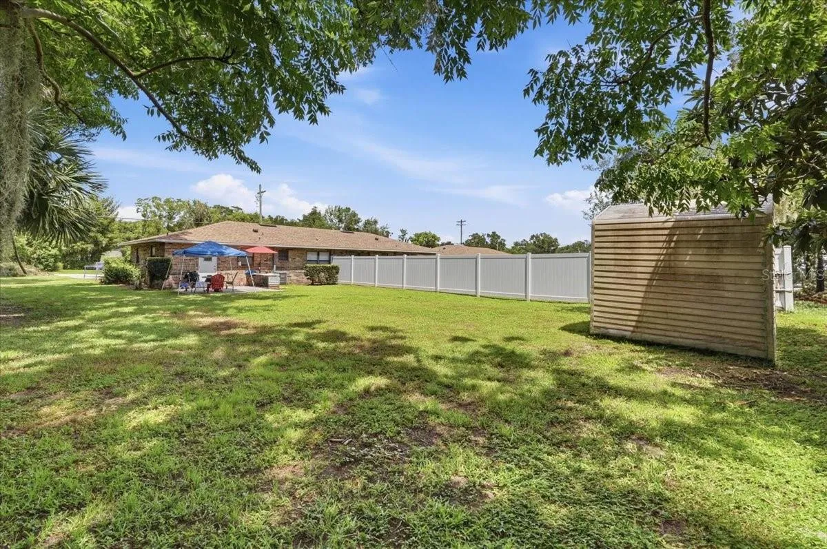 unit745 back yd w/ shed